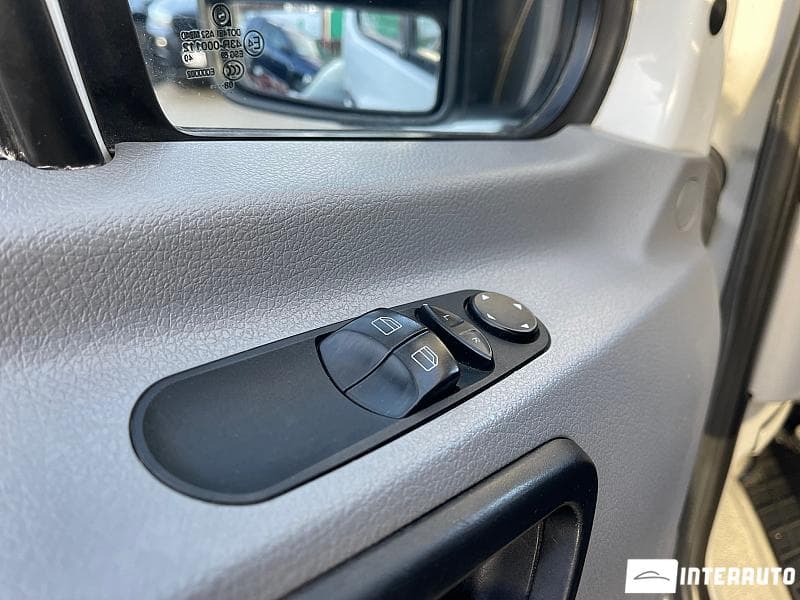 2009 Mercedes Sprinter — Miniatură 11