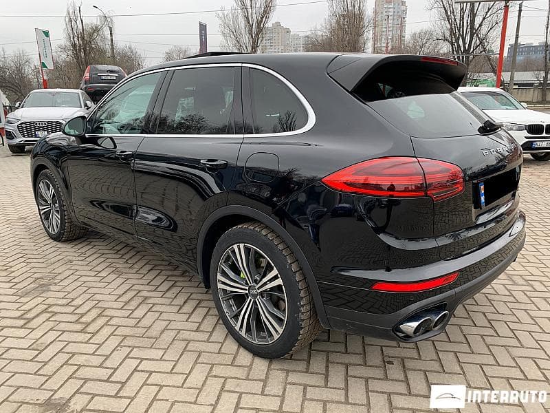 2016 Porsche Cayenne S Hybrid — Miniatură 4