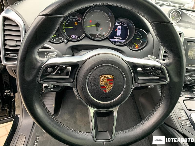 2016 Porsche Cayenne S Hybrid — Miniatură 9
