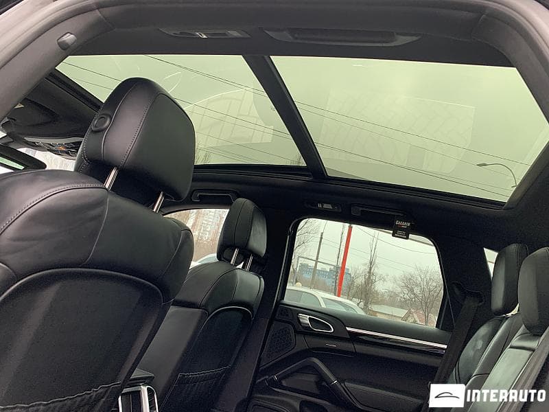 2016 Porsche Cayenne S Hybrid — Miniatură 15