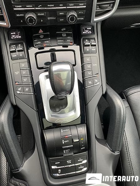 2016 Porsche Cayenne S Hybrid — Miniatură 13