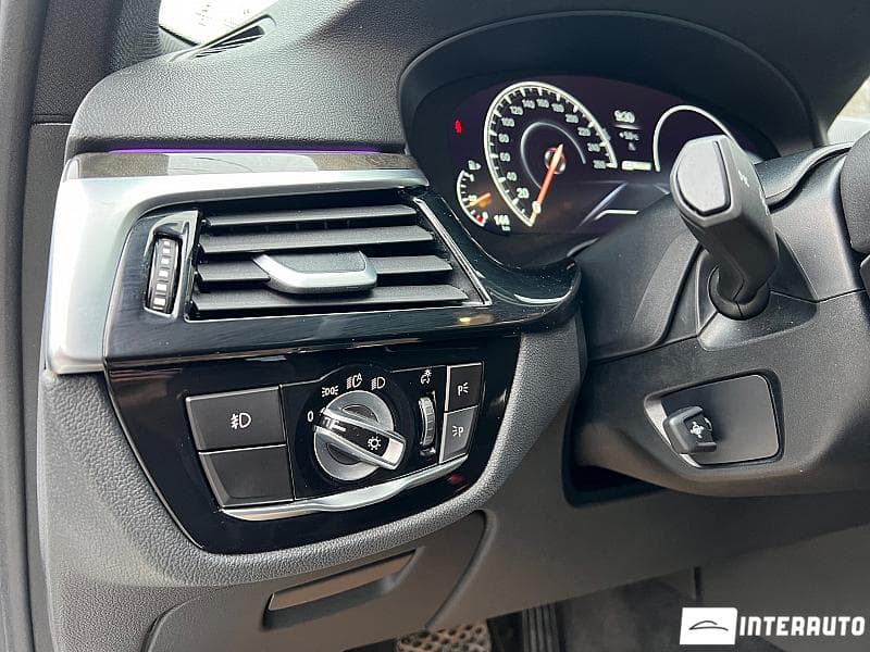 BMW 530e 2018 — Миниатюра 13