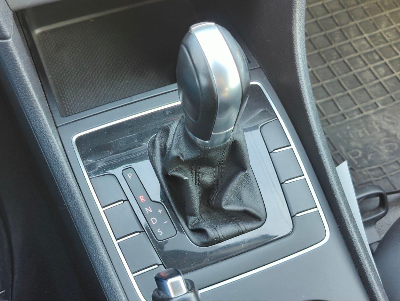 Volkswagen Passat 2015 — Миниатюра 13
