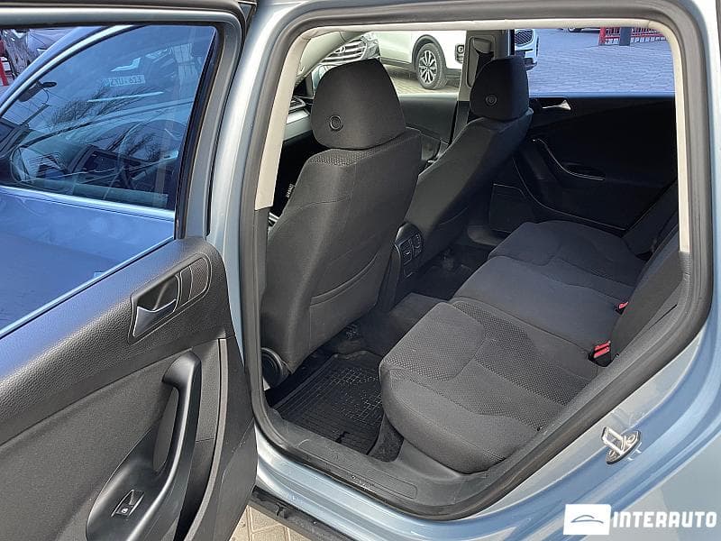 2009 Volkswagen Passat — Miniatură 18