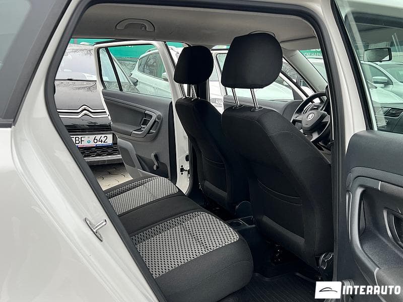 2013 Skoda Fabia — Miniatură 18
