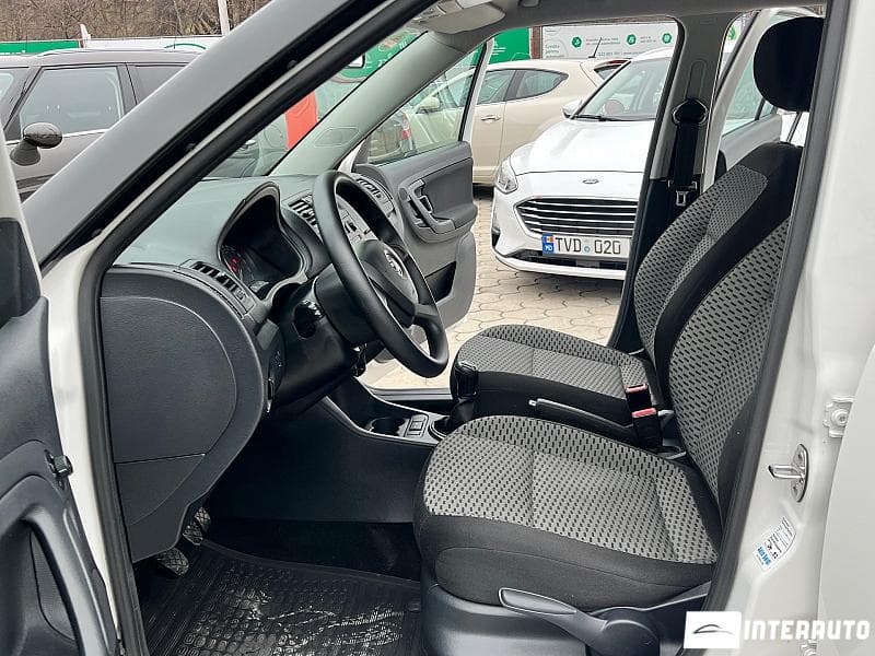 2013 Skoda Fabia — Miniatură 6