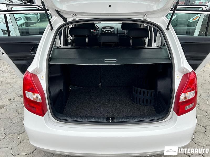 2013 Skoda Fabia — Miniatură 5
