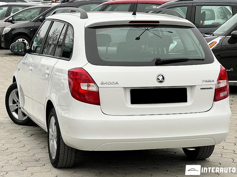 2013 Skoda Fabia — Miniatură 3