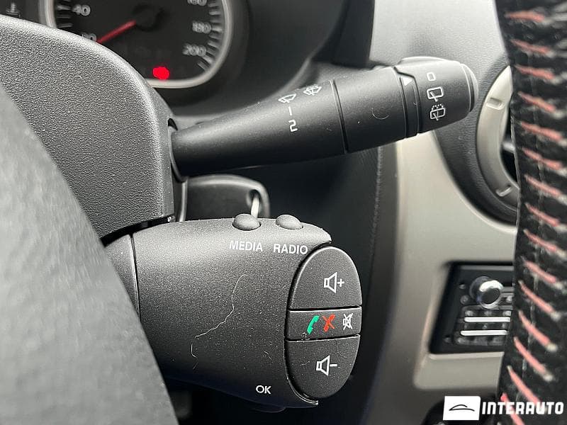 2013 Dacia Duster — Miniatură 14