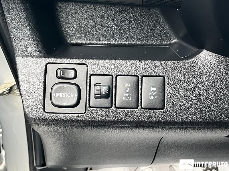 2011 Subaru Trezia — Miniatură 12
