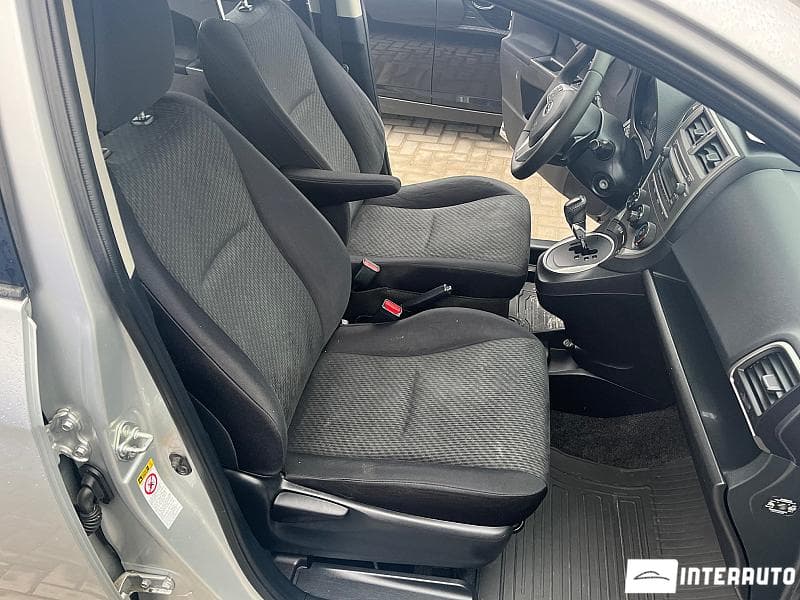 2011 Subaru Trezia — Miniatură 5