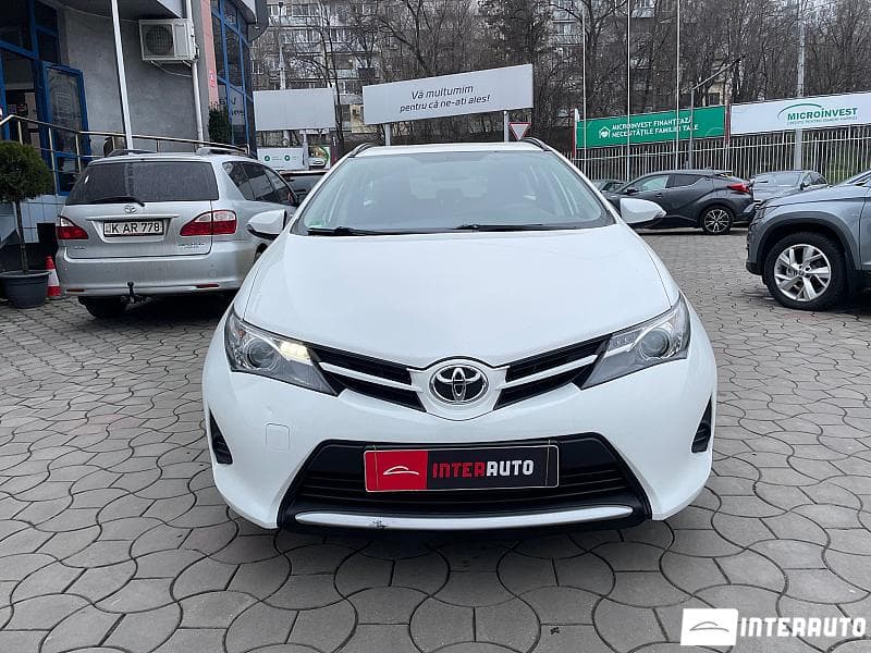 2013 Toyota Auris — Miniatură 2