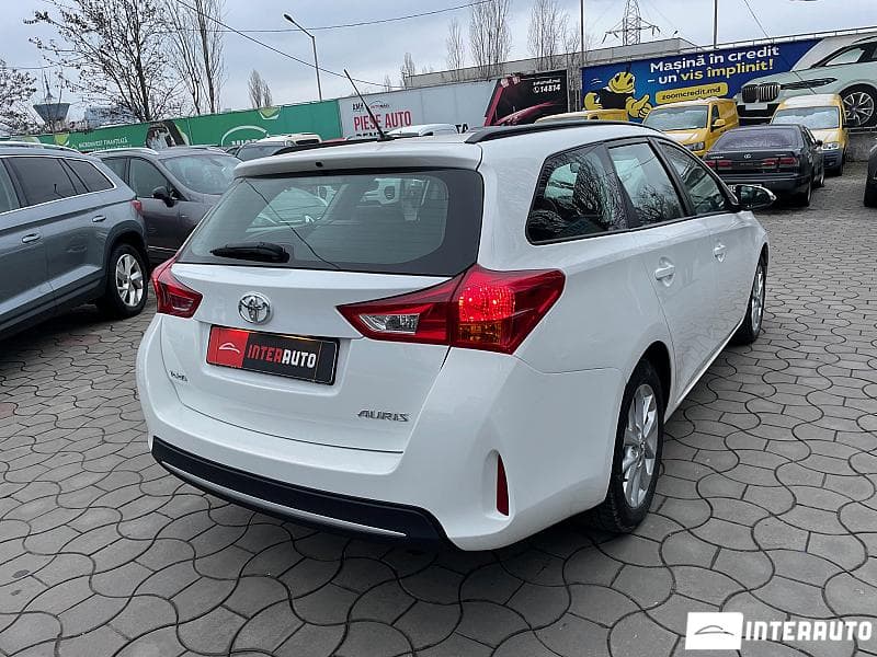 2013 Toyota Auris — Miniatură 4