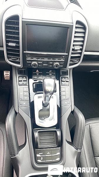 2014 Porsche Cayenne S Hybrid — Miniatură 10
