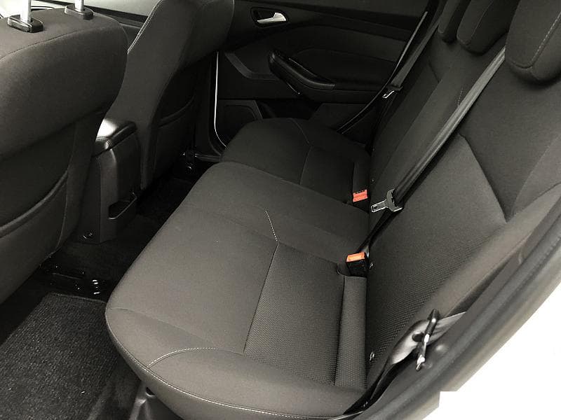 2015 Ford Focus — Miniatură 16