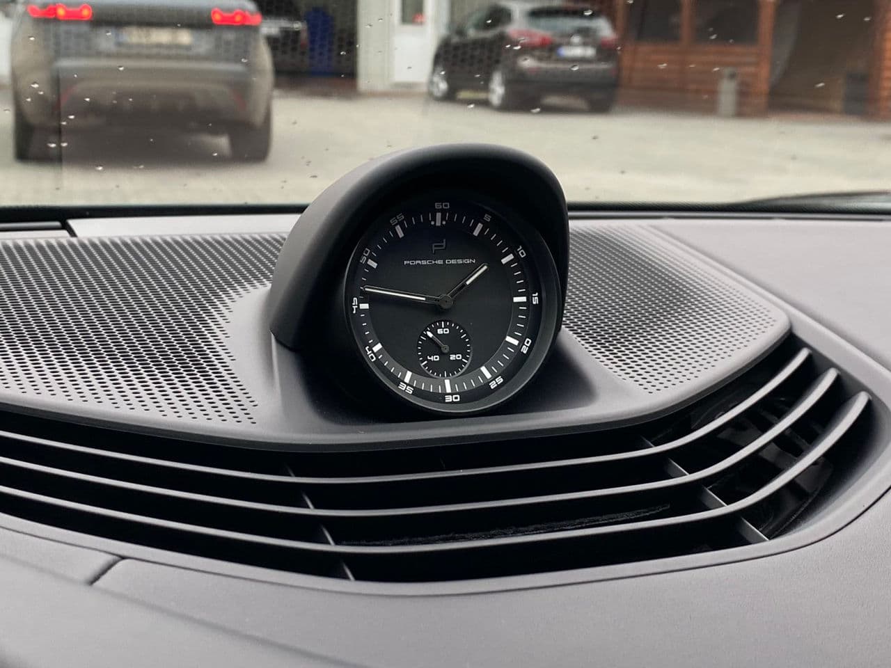 Porsche Taycan Turbo S 2021 — Миниатюра 15