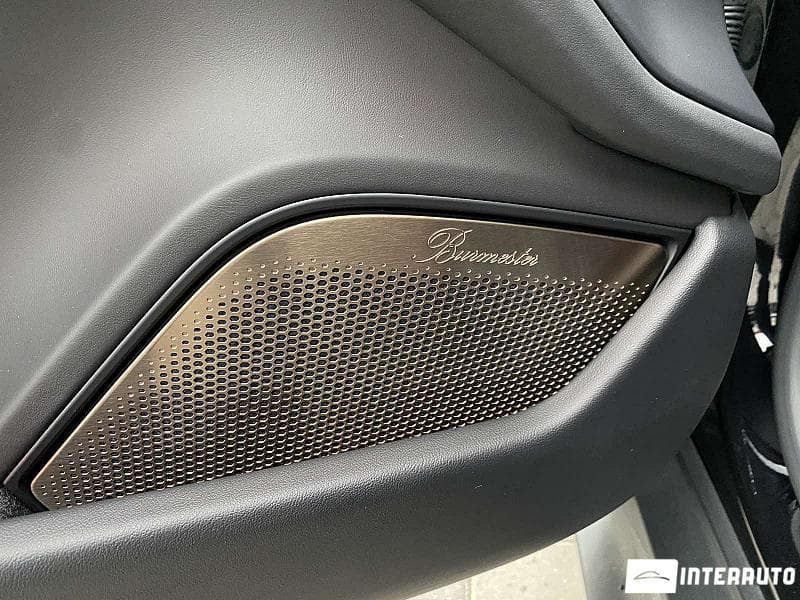 Porsche Taycan Turbo S 2021 — Миниатюра 9