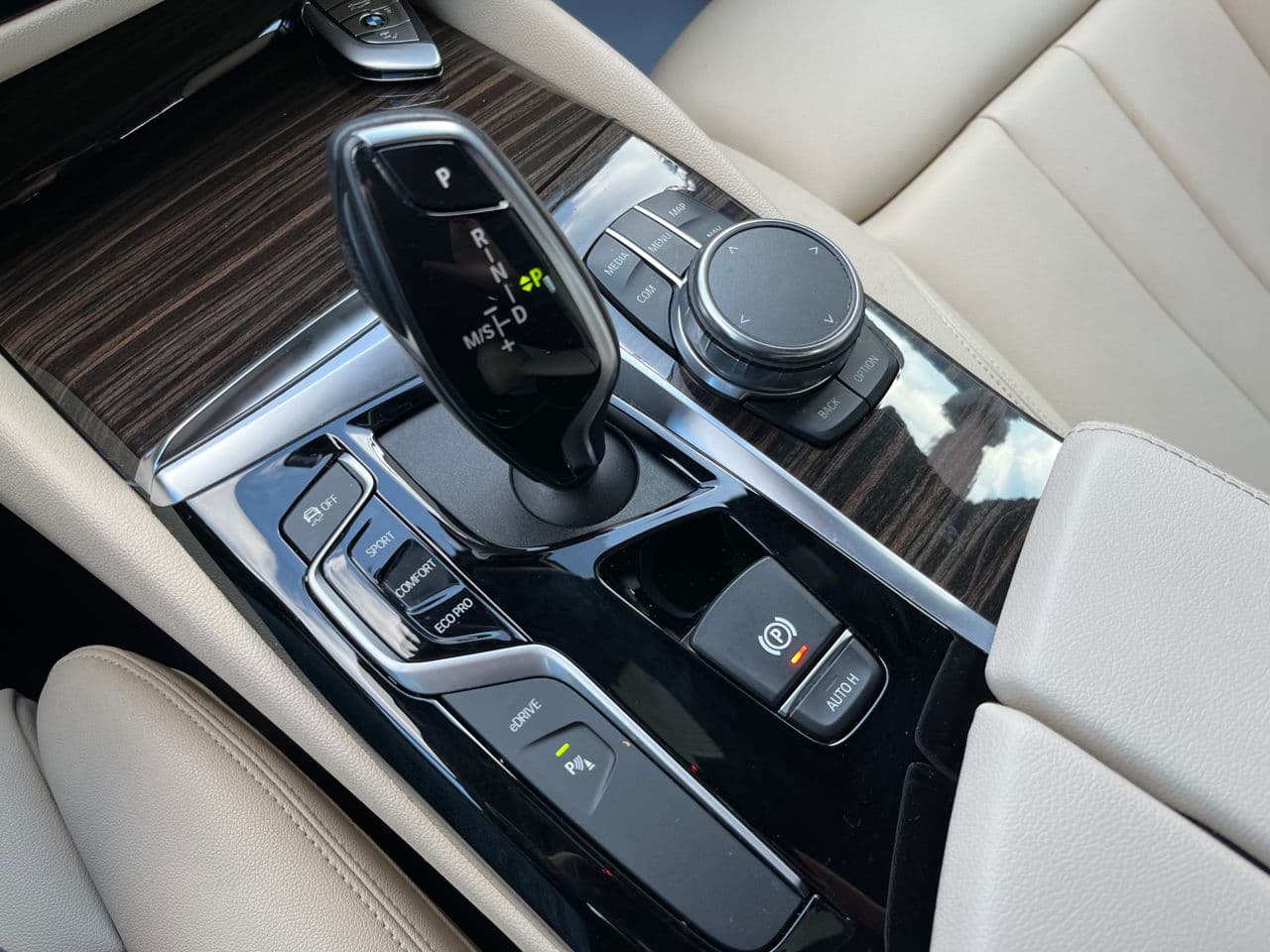 BMW 530e 2018 — Миниатюра 19