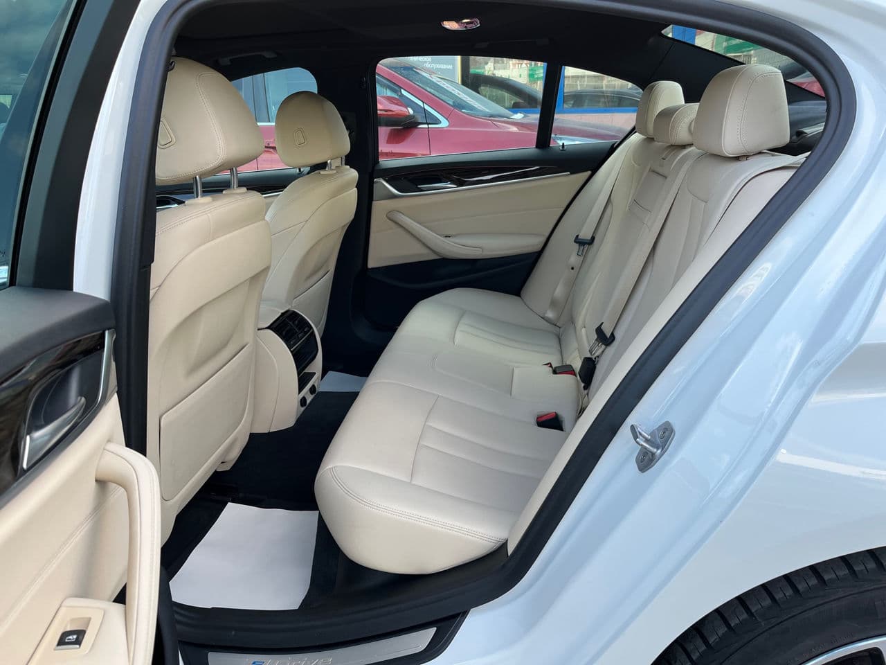 BMW 530e 2018 — Миниатюра 24