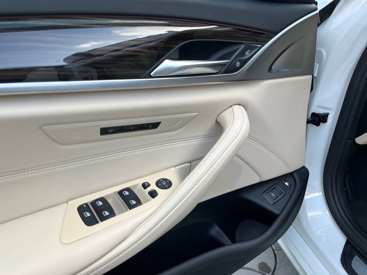 BMW 530e 2018 — Миниатюра 10