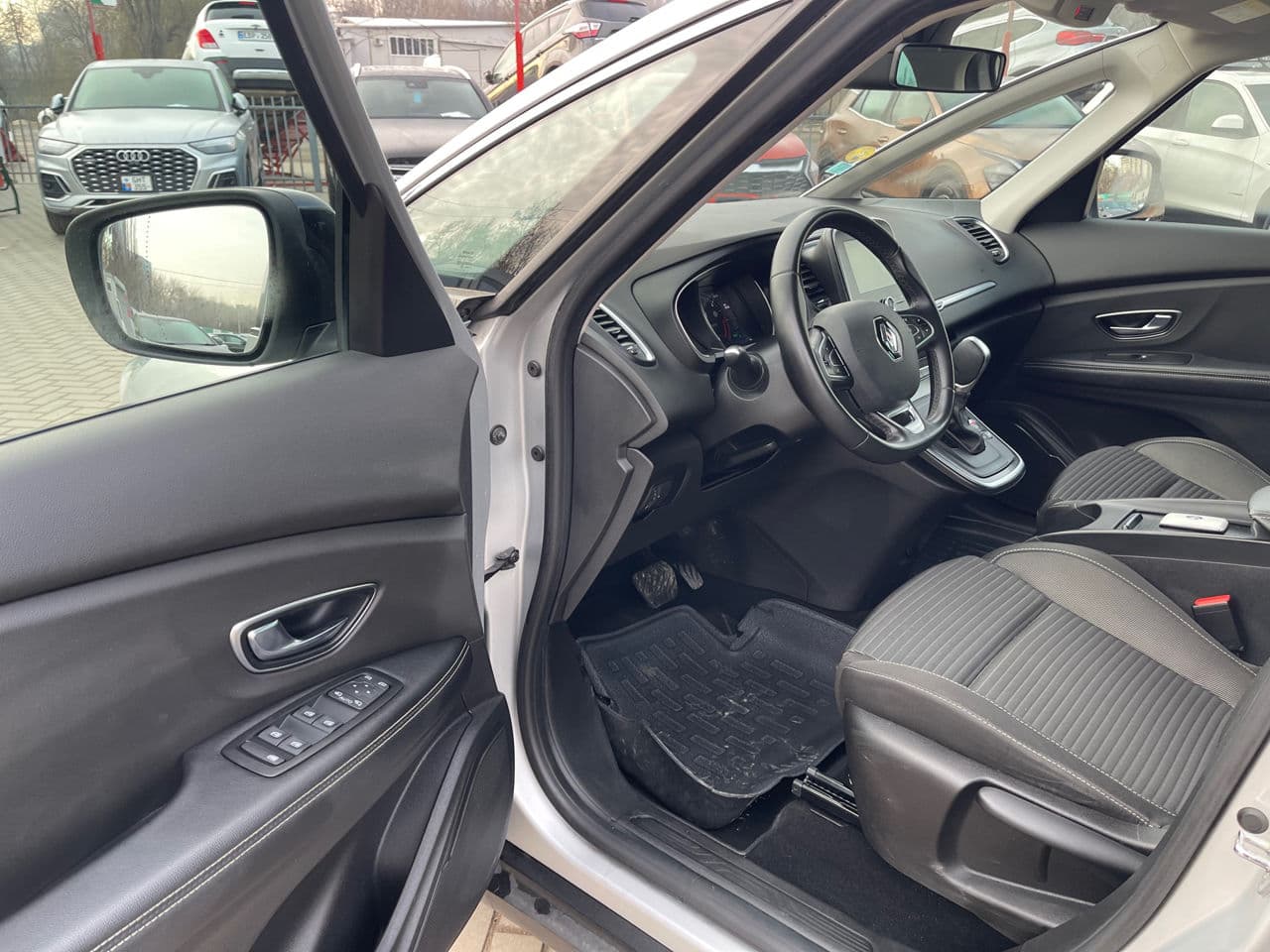 Renault Scenic 2019 — Миниатюра 6