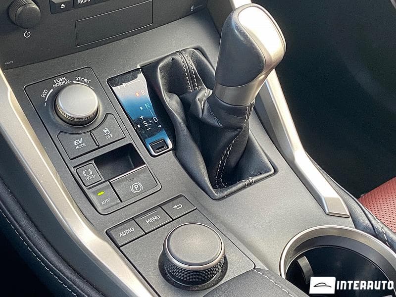 2016 Lexus NX 300H — Miniatură 14