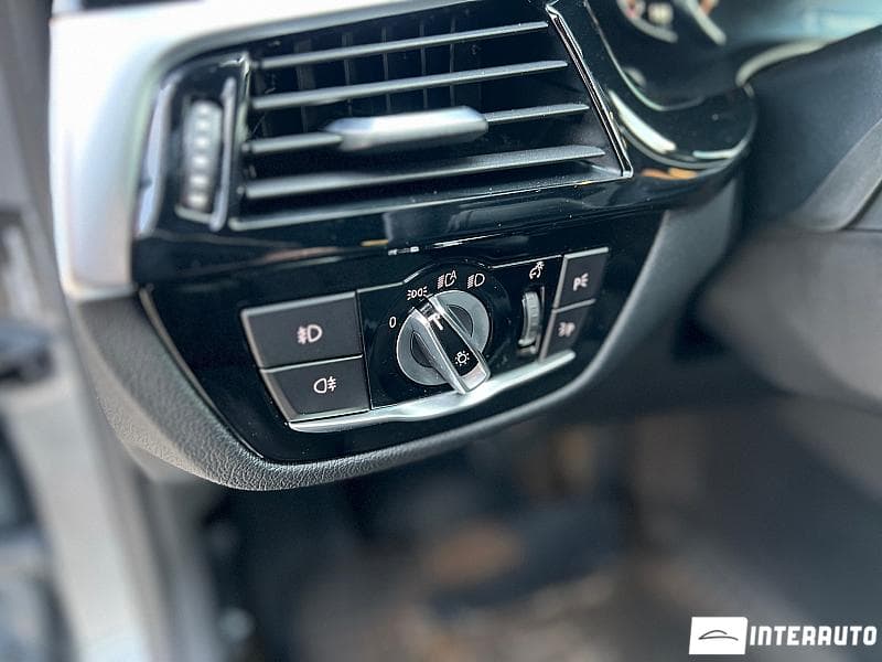 2017 BMW 520 — Miniatură 9