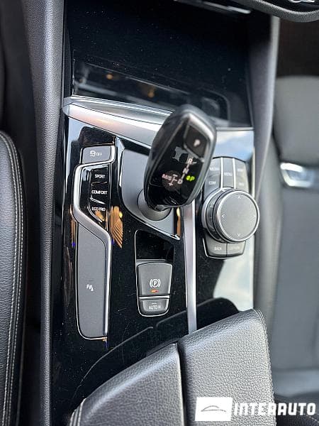 2017 BMW 520 — Miniatură 15