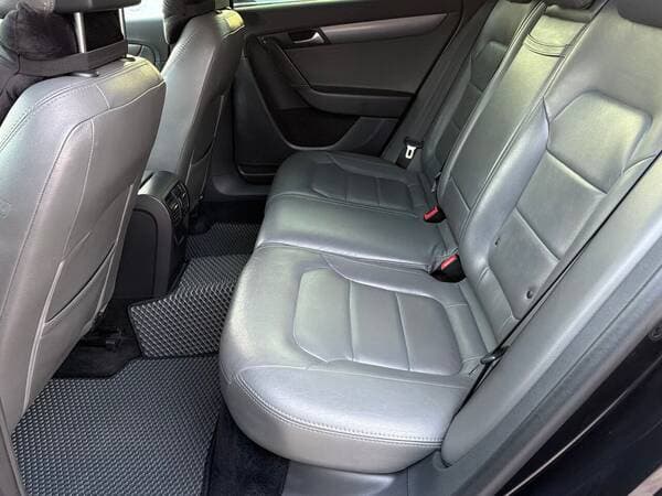 2011 Volkswagen Passat — Miniatură 18