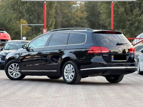 2011 Volkswagen Passat — Miniatură 4