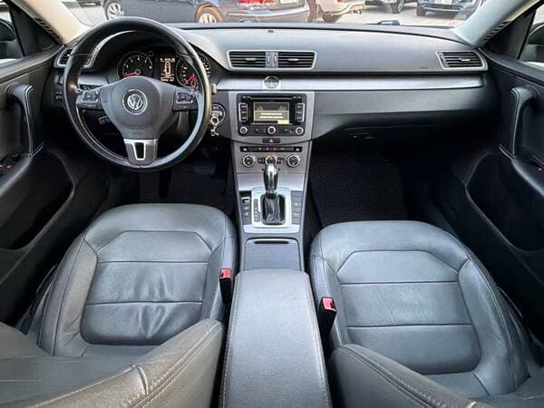 2011 Volkswagen Passat — Miniatură 8