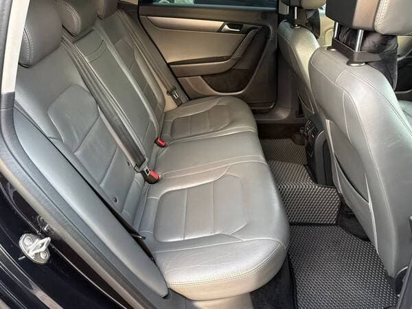 2011 Volkswagen Passat — Miniatură 17