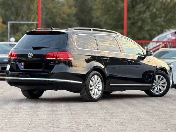 2011 Volkswagen Passat — Miniatură 3