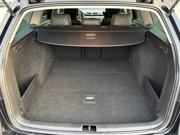 2011 Volkswagen Passat — Miniatură 19