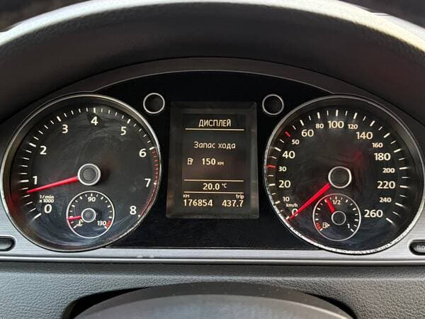 2011 Volkswagen Passat — Miniatură 11