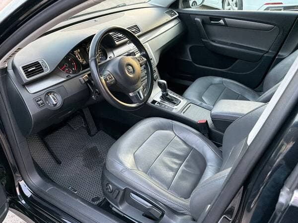 2011 Volkswagen Passat — Miniatură 5