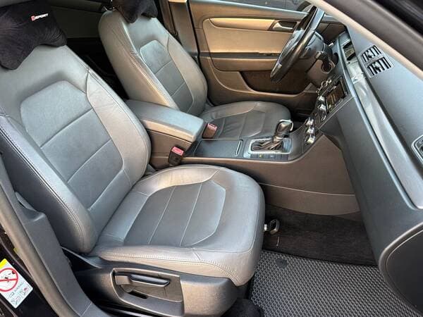 2011 Volkswagen Passat — Miniatură 6