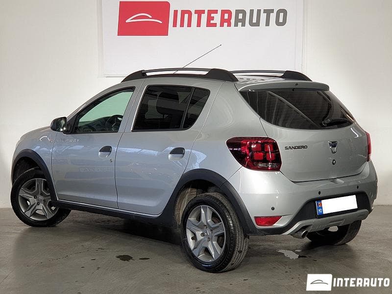 2017 Dacia Sandero Stepway — Miniatură 4