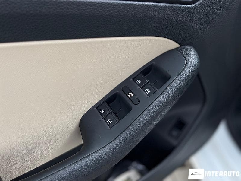 2017 Volkswagen Jetta — Miniatură 10