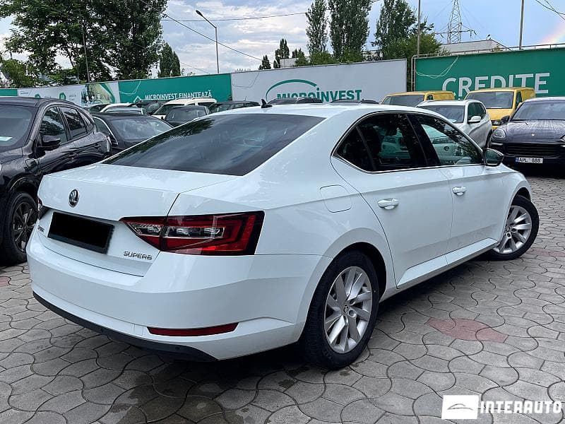 2017 Skoda Superb — Miniatură 3