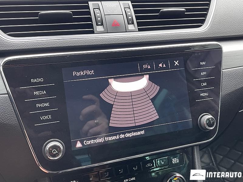 2017 Skoda Superb — Miniatură 11