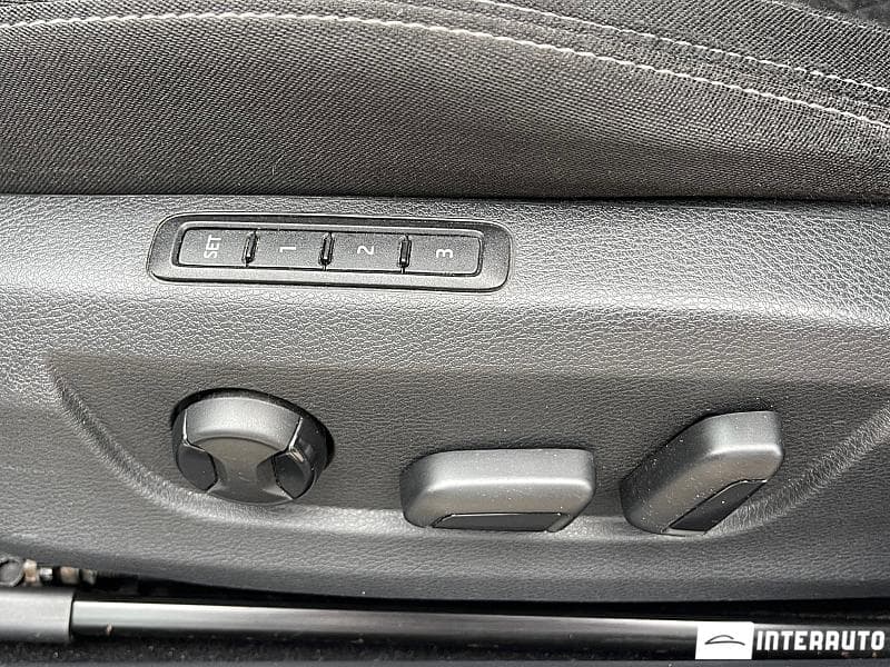 2017 Skoda Superb — Miniatură 15