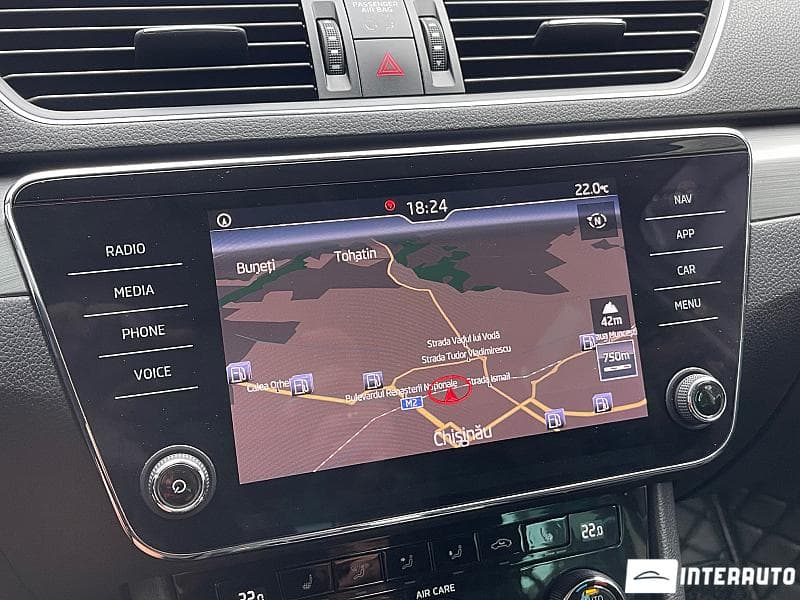 2017 Skoda Superb — Miniatură 12