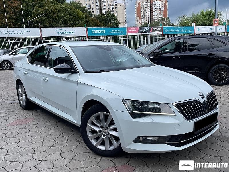 2017 Skoda Superb — Miniatură 4