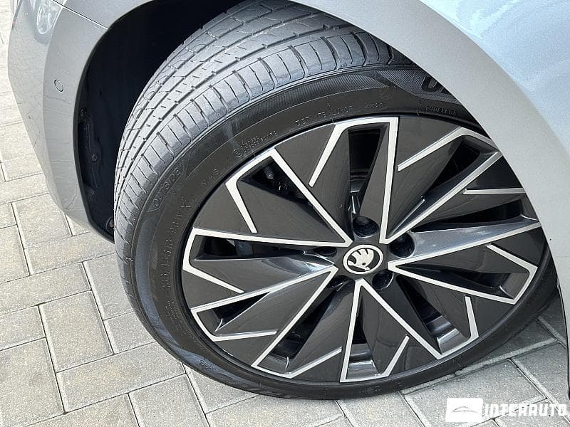 2019 Skoda Superb — Miniatură 18