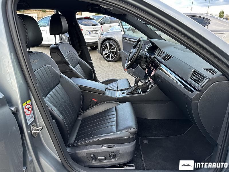 2019 Skoda Superb — Miniatură 16