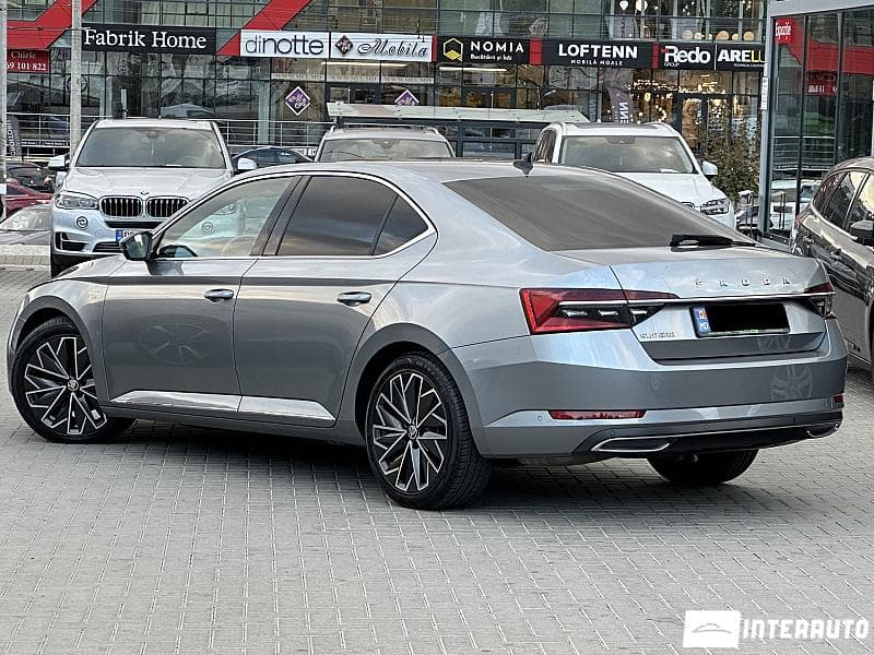 2019 Skoda Superb — Miniatură 2