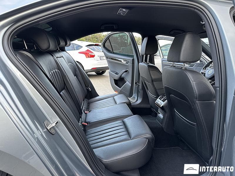 2019 Skoda Superb — Miniatură 15