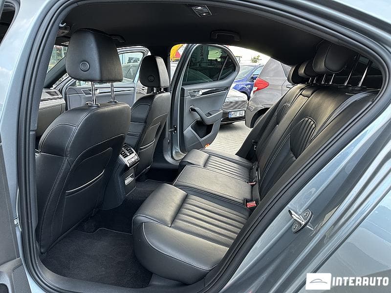 2019 Skoda Superb — Miniatură 14