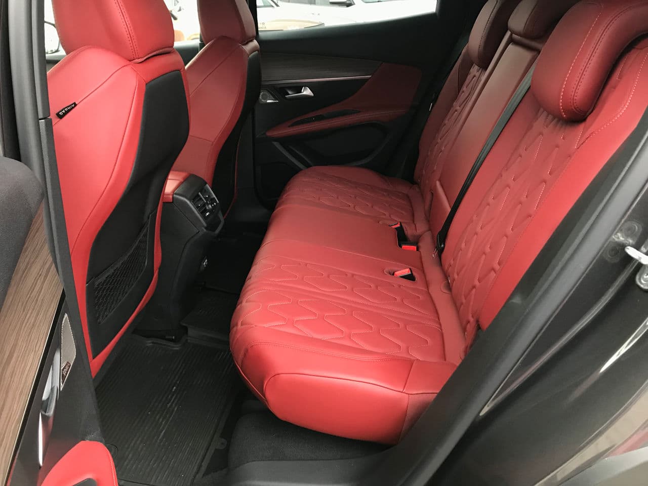 Peugeot 3008 2022 — Миниатюра 16